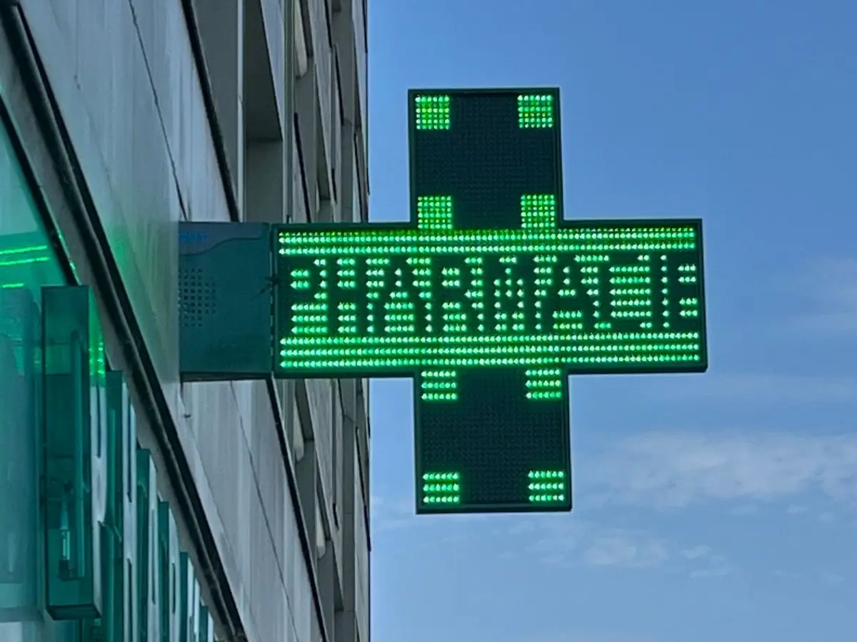 Croix lumineuse de pharmacie